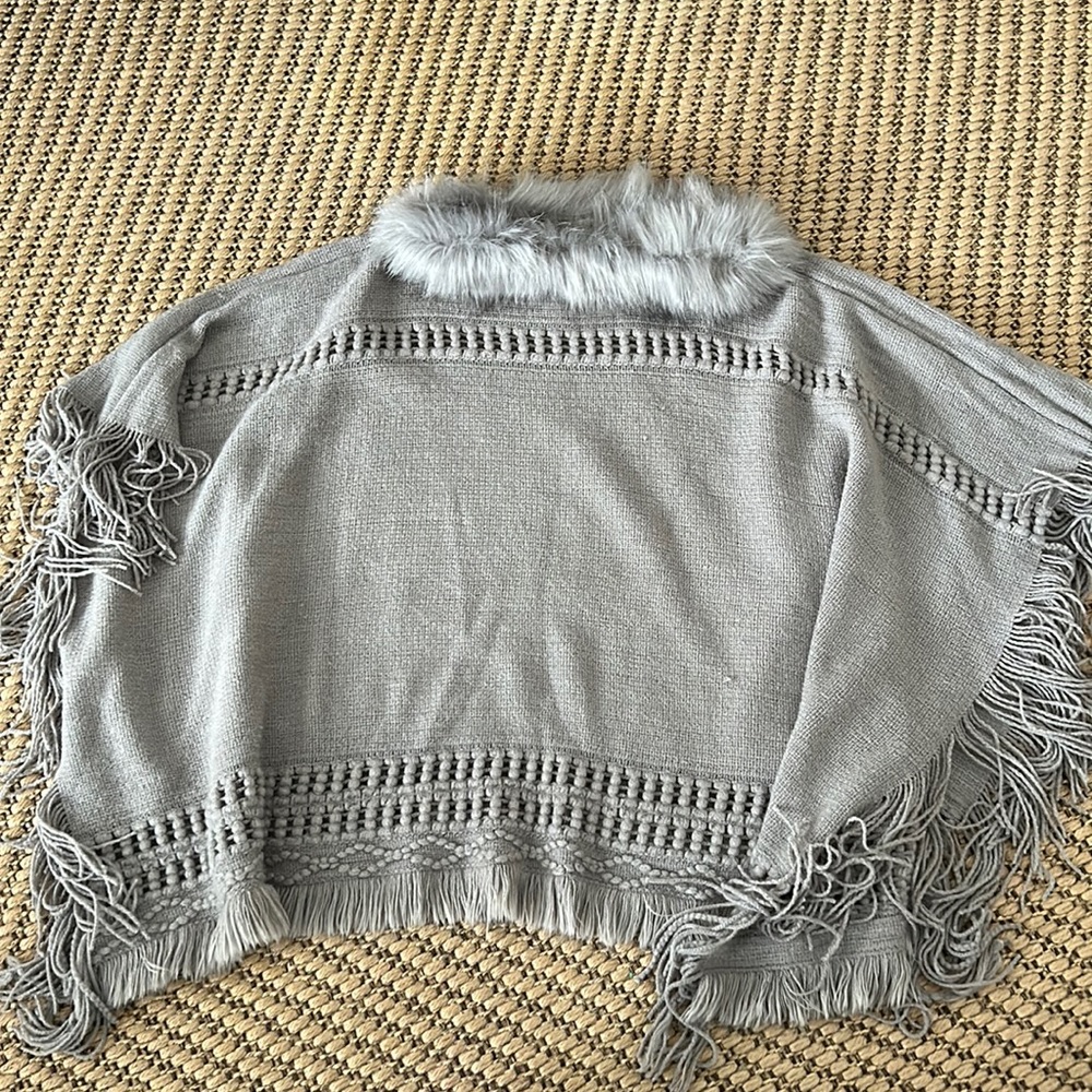 Gray Faux-Fur Collar Fringe Poncho Shrug